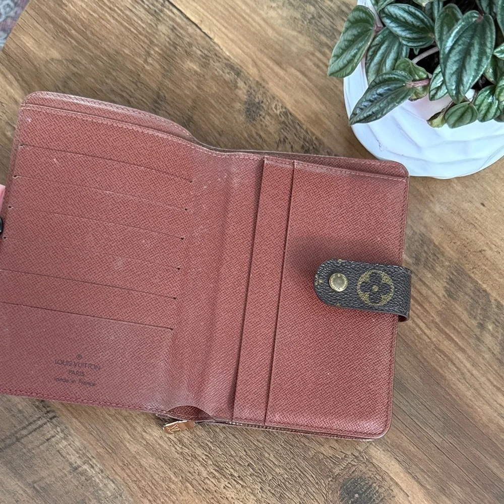 vintage Louis Vuitton Monogram Compact Zippé Wallet